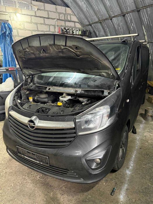 Крило Бампер решітка Рено Трафік 3 Renault Trafic Віваро