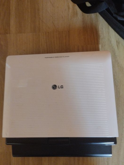 Портативне дівіді LG