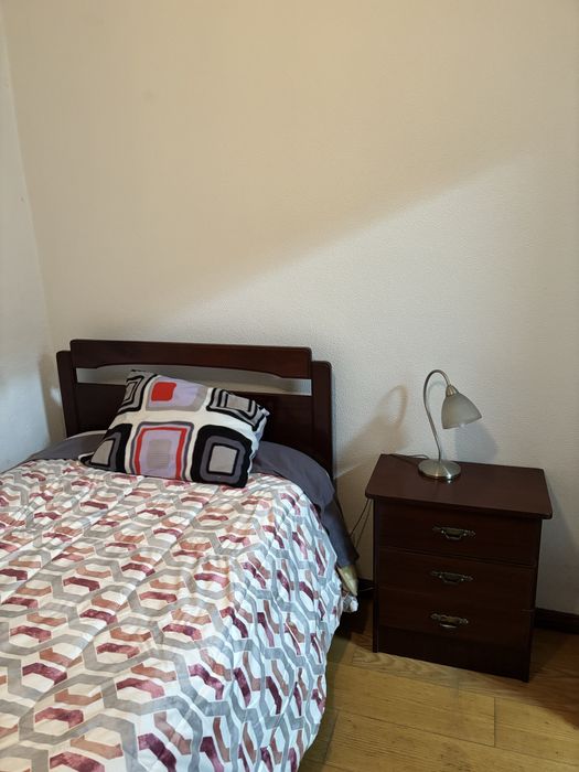 Quarto completo de madeira