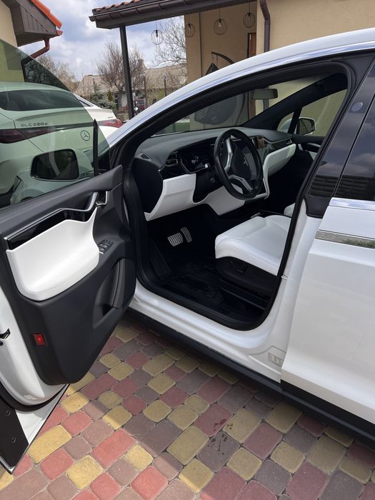 Tesla model X p100d