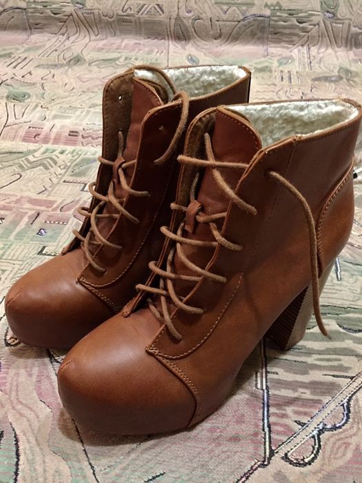 Женские ботинки на осень 38р новые