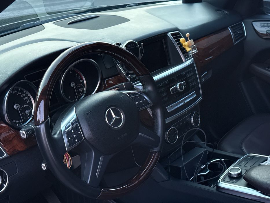 Продаю Mercedes-Benz ML350 2013 року