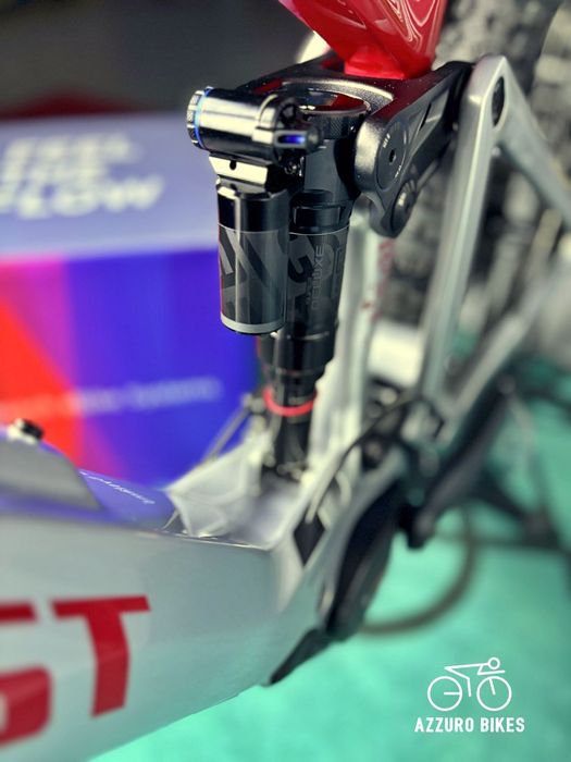 Nowy GHOST E-RIOT CF ADVANCED Carbon/Bosch 5 GEN/KIOX/800Wh/Raty 0%