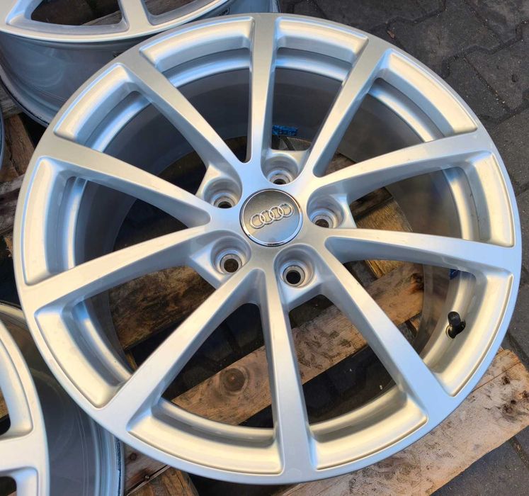 Koła zimowe felgi Aluminiowe 17 AUDI Q5 SQ5 7,5X17  235/60r17 Goodyear