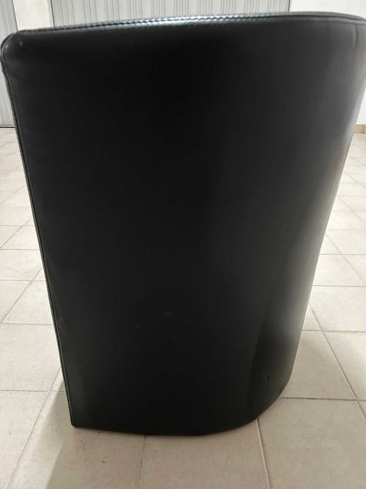 Sofá individual preto