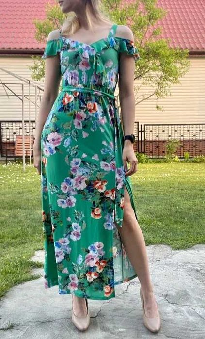 Długa sukienka roz. 36, By very petit, zielona w kwiaty z rozcięciem