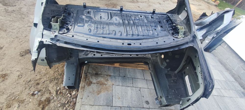 Prawa tylna ćwiartka Mercedes e klasa w213