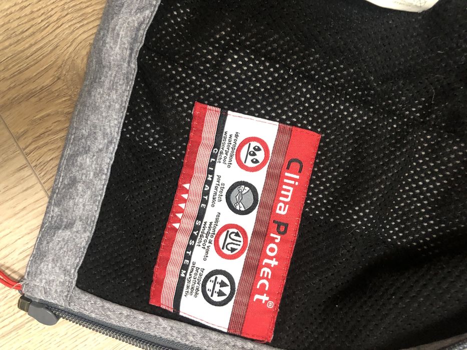 Куртка вітровка водо та вітро непроникна