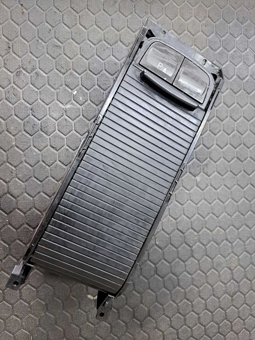 Cupholder z roletką Ford Kuga Mk1