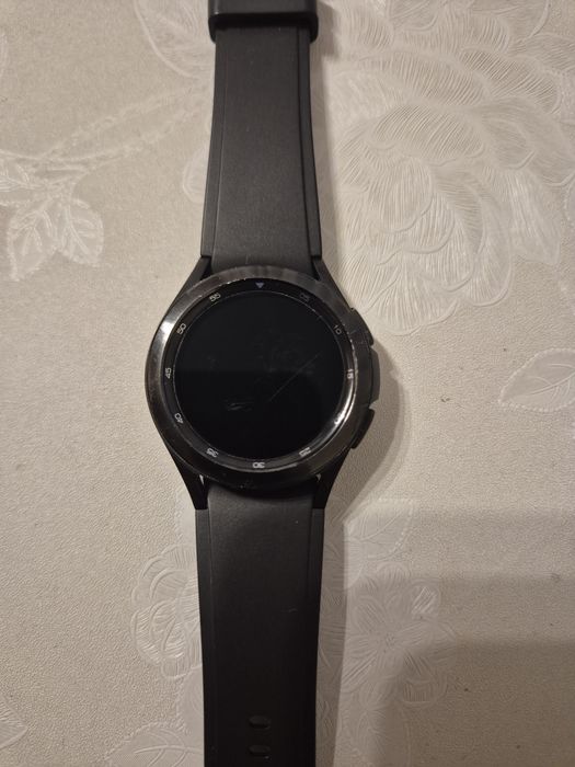 Часи Galaxy Watch CLASSIC