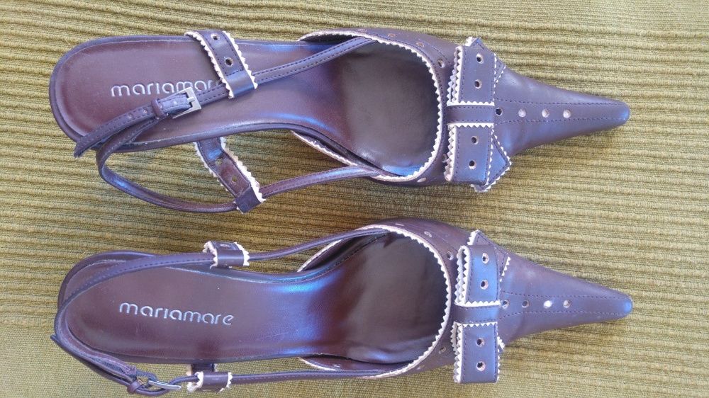 Sapatos de cerimónia castanhos