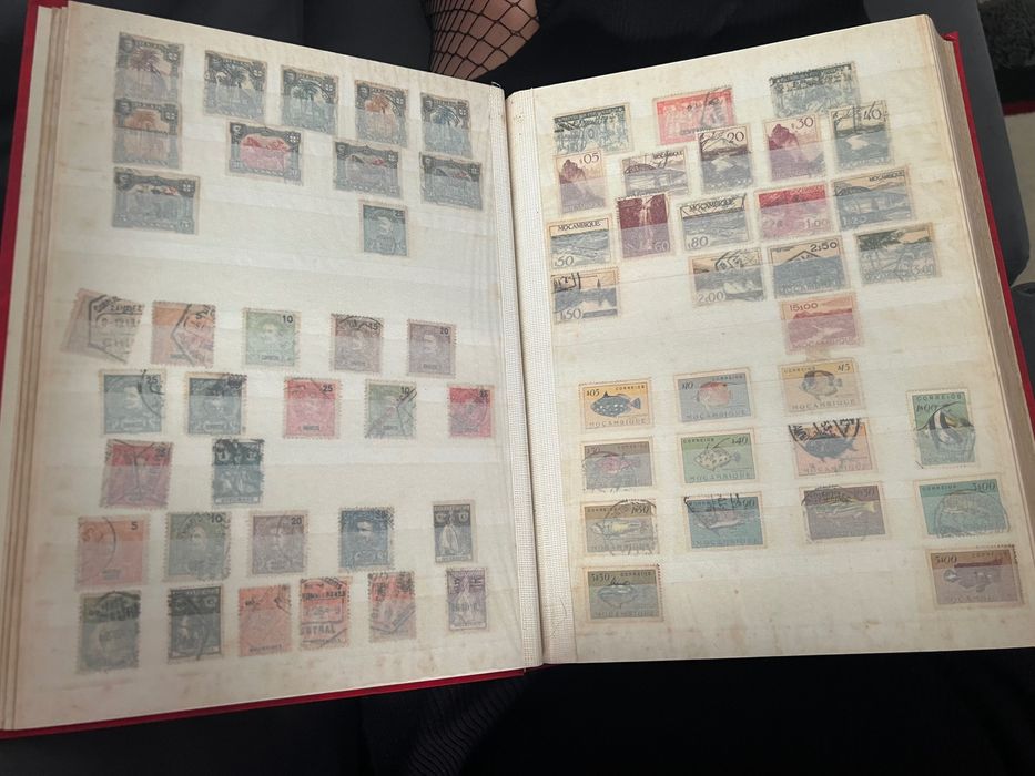 Álbum de selos antigo