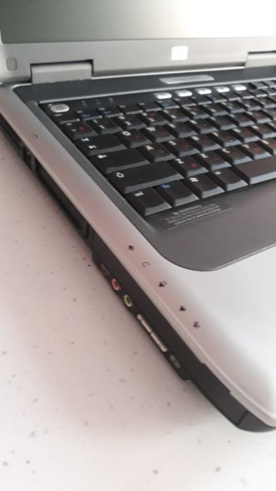 Продам Ноутбук HP+мышка,Рабочий!