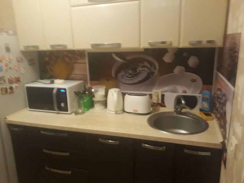 Сдам свою !!  гостинку. Гостинка с своим  санузлом, кунхей. На м. Ак.