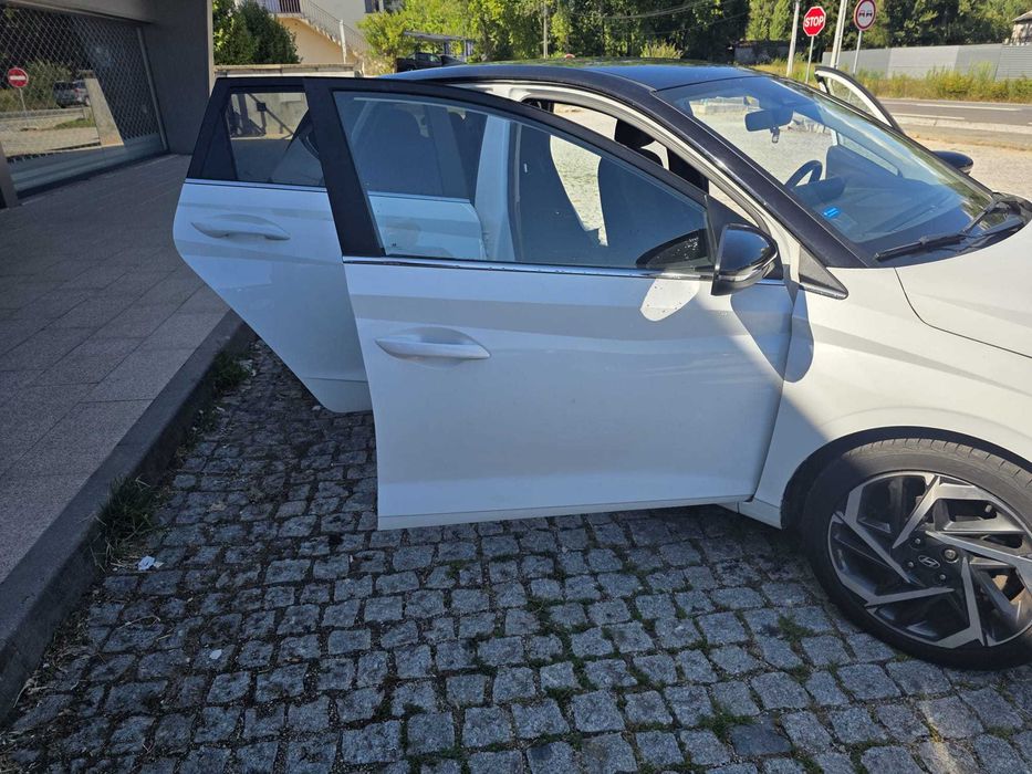 Vendo Hyundai i20 em excelente estado de conservação. ​Não aceito trocas ou retomas (apenas venda direta).