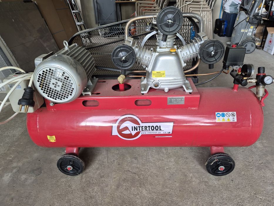 компресор INTERTOOL