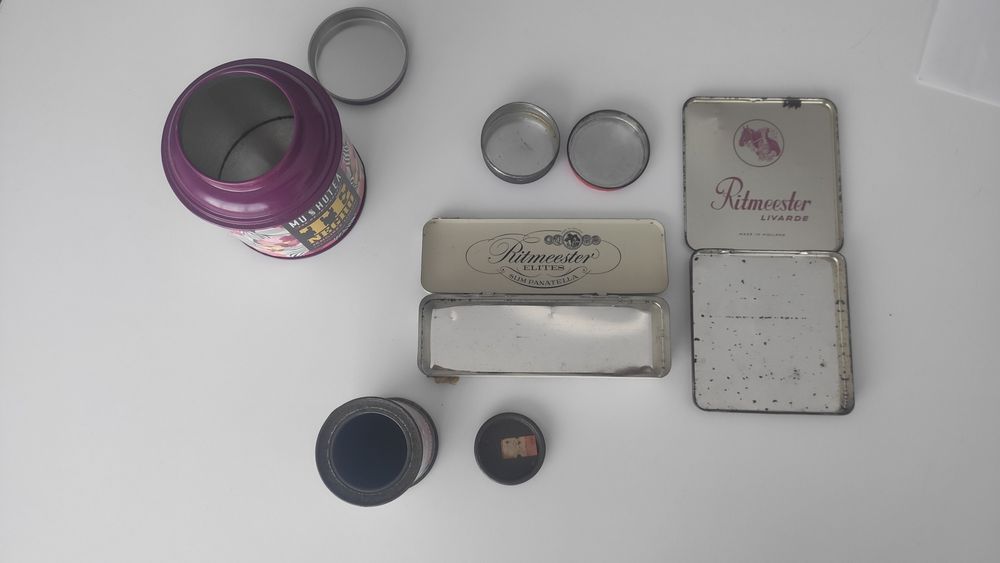 4 latas/caixas antigas