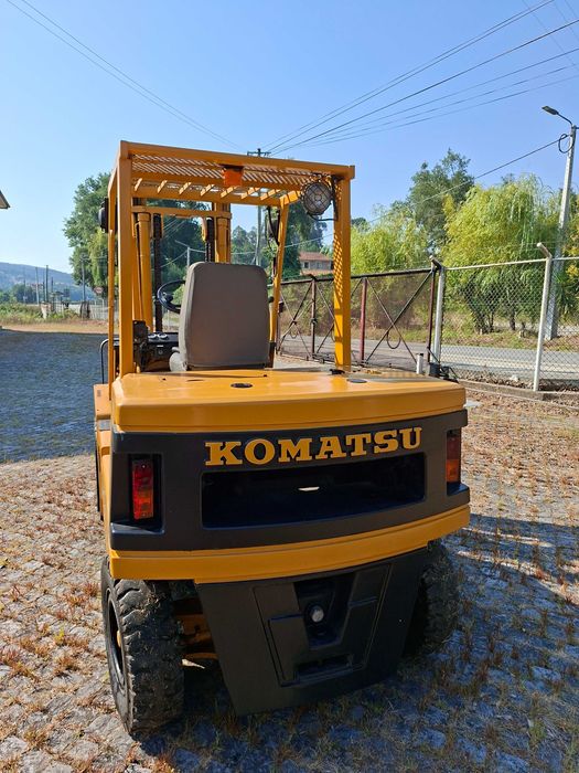 Empilhador Komatsu 4.T a diesel impecável