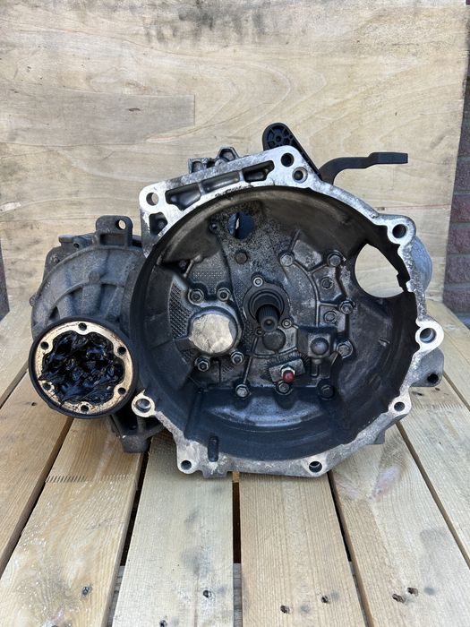 Коробка механіКа VW Passat B6 Golf 5 Caddy Touran  Skoda A5  1.9 2.0