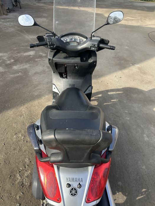Yamaha Xmax 25 .