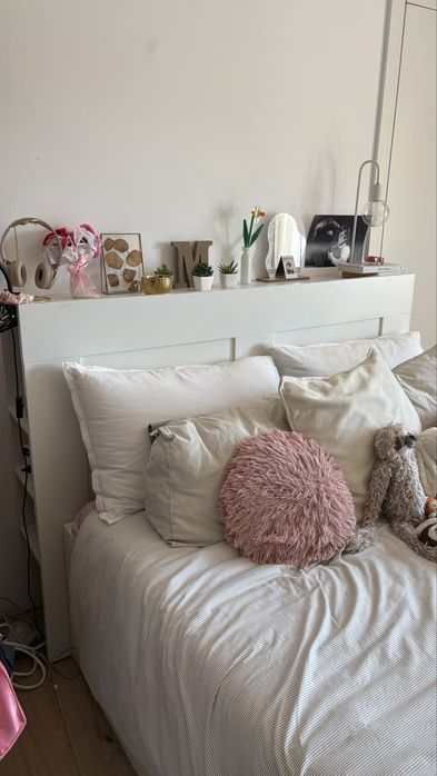 cama sumier com arrumacao ikea