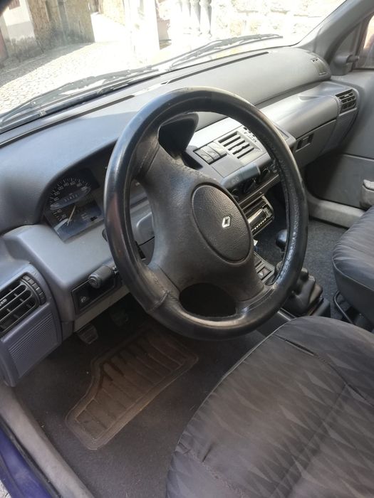 Carro renault clio