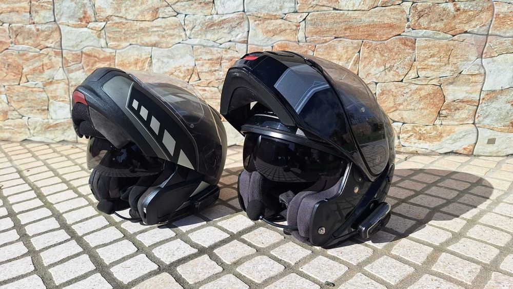 2 capacetes moto