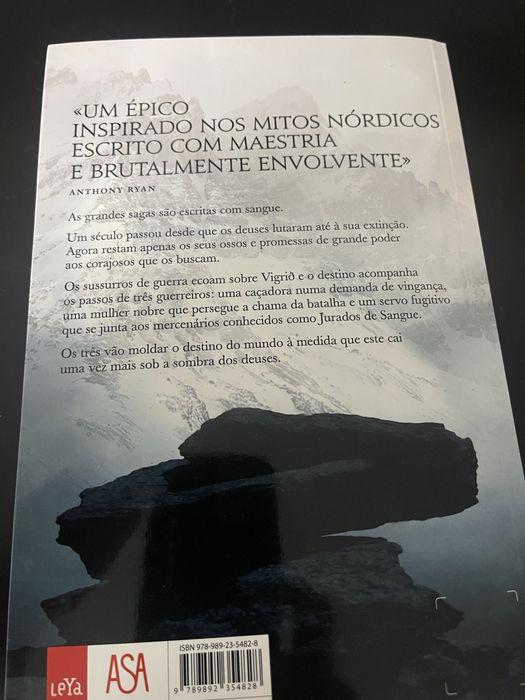 Livro  Sombra dos Deuses