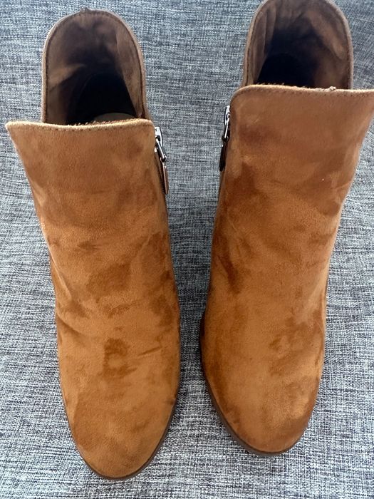 Botki na szerokim obcasie