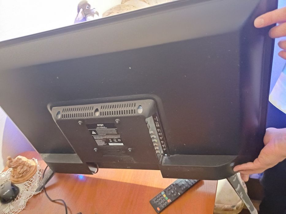 Рабочий телевизор Ergo 32 LE32CT4000AU