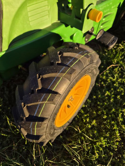 Traktorek  john deere na pedała rolly toys  pompowane koła
