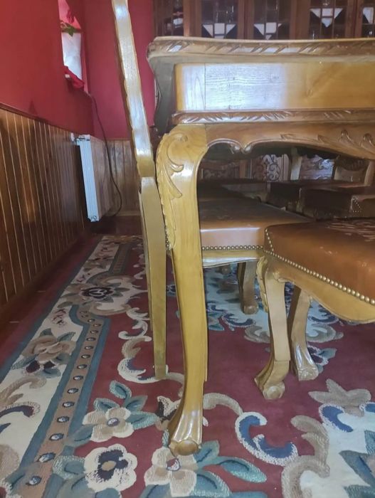 Conjunto de Sala de Jantar em Madeira Maciça – Estilo Rústico