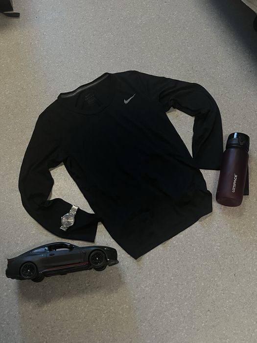 Nike Rashguard(Compression shirt, Compressive, Under Armour, Gymshark, Gym)