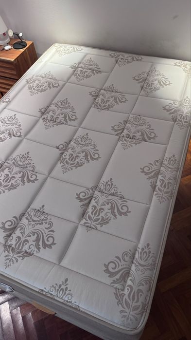 Cama casal de sommier com colchao molaflex
