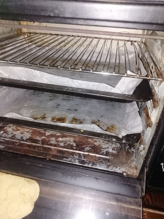 Продам электрическую духовку