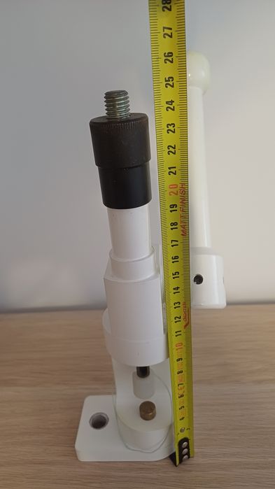 Maquina para furar tiras