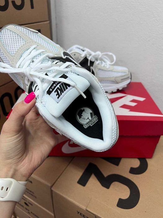 Женские кроссовки Nike Vomero 5 / Найк Вомеро белые 36 37 38 39 40