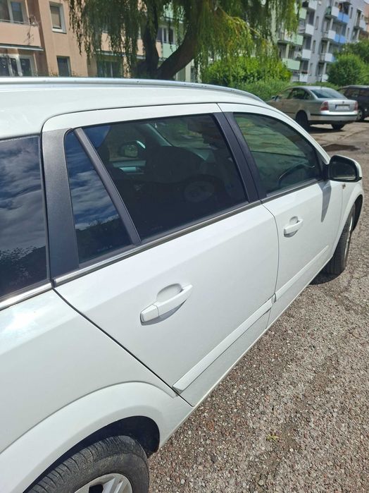 Samochód Opel Astra