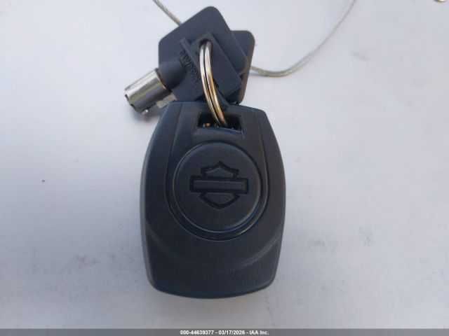 Harley-Davidson FLTRX 2024