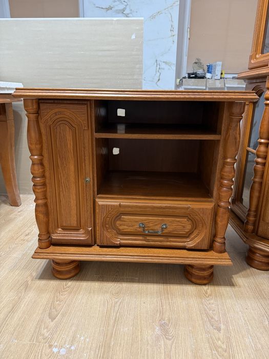 Witryna narożna i szafka RTV