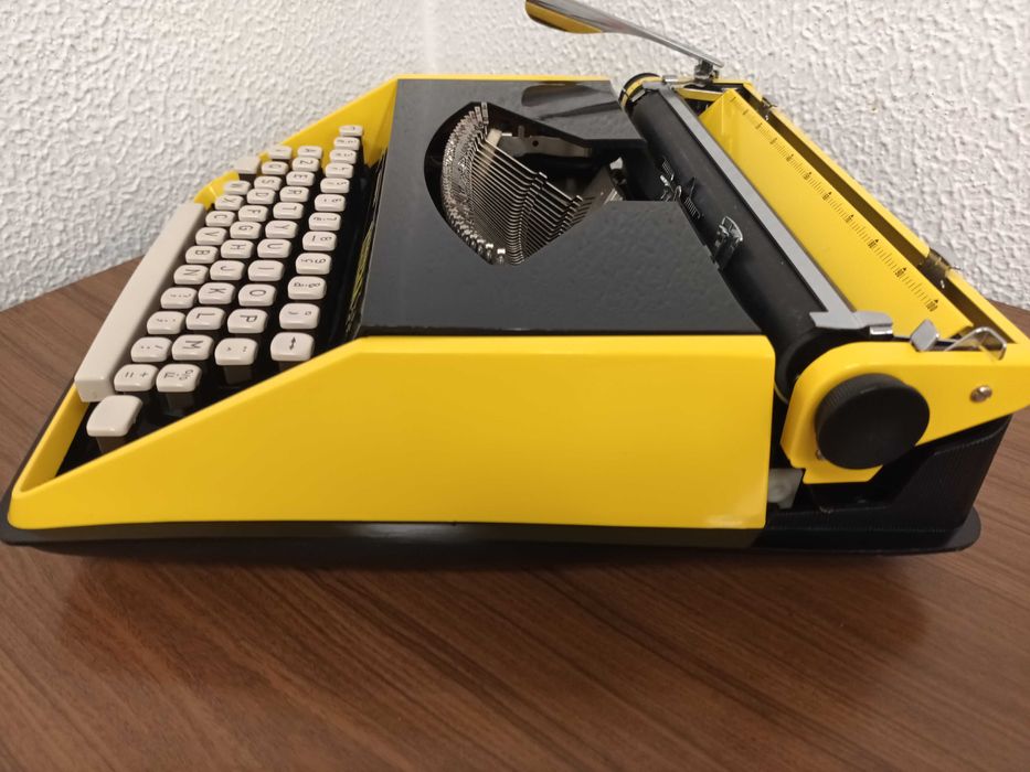 Máquina de escrever Remington Riviera