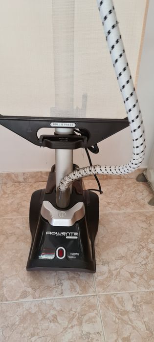 Vendo ferro de engomar vertical da Rowenta praticamente novo