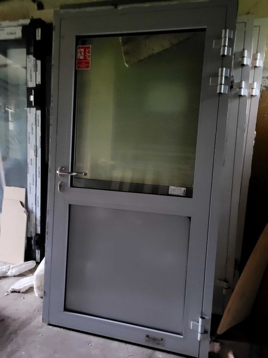 Drzwi ppoż ei60 aluminiowe różne