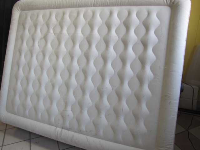 Materac dmuchany z pompką elektryczną INTEX Beżowy, 203 x 152 x 46 cm