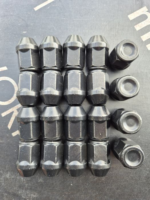 Nakrętki kół M12 x 1,5 / klucz 21mm stożkowe - Czarne / Nowe