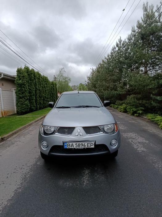 Mitsubishi L200 2013,