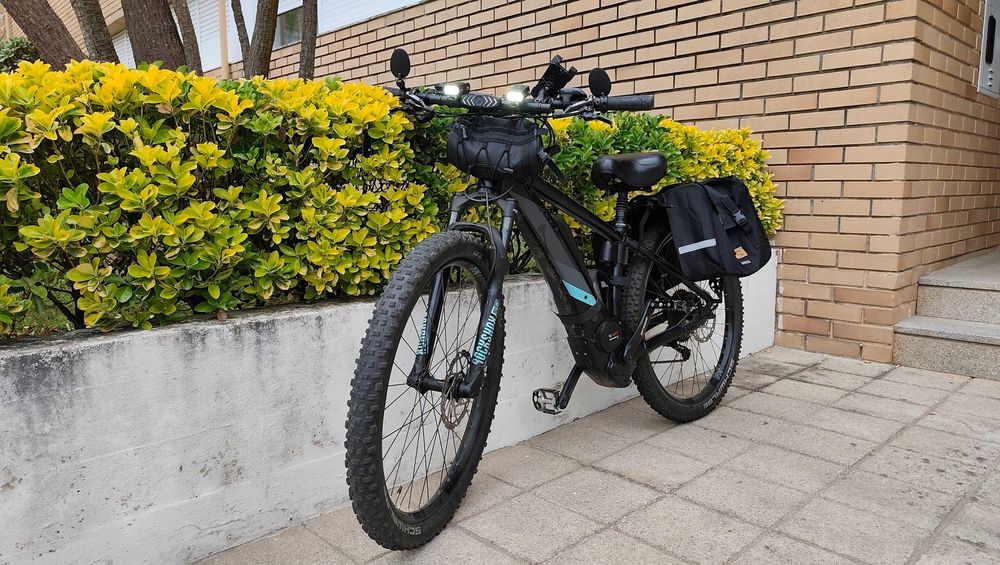 E-Bike BTT roda 27,5 polegadas, Marca "Cube" com motor Bosch