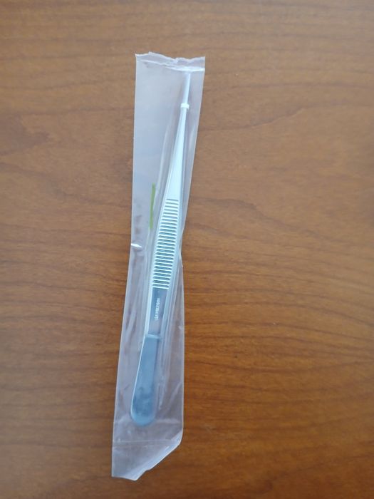 Material cirúrgico (Tesouras e pinças)