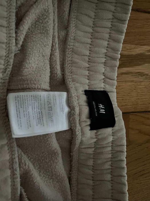 **Світлі спортивні шорти H&M (Regular Fit)** Стан: **дуже хороший**, б