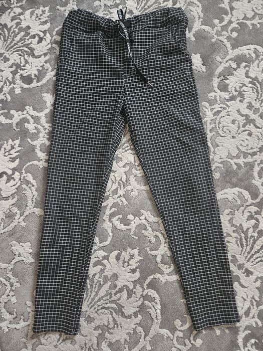 Elegancki lekki garnitur czarny S/M kratka złote guziki